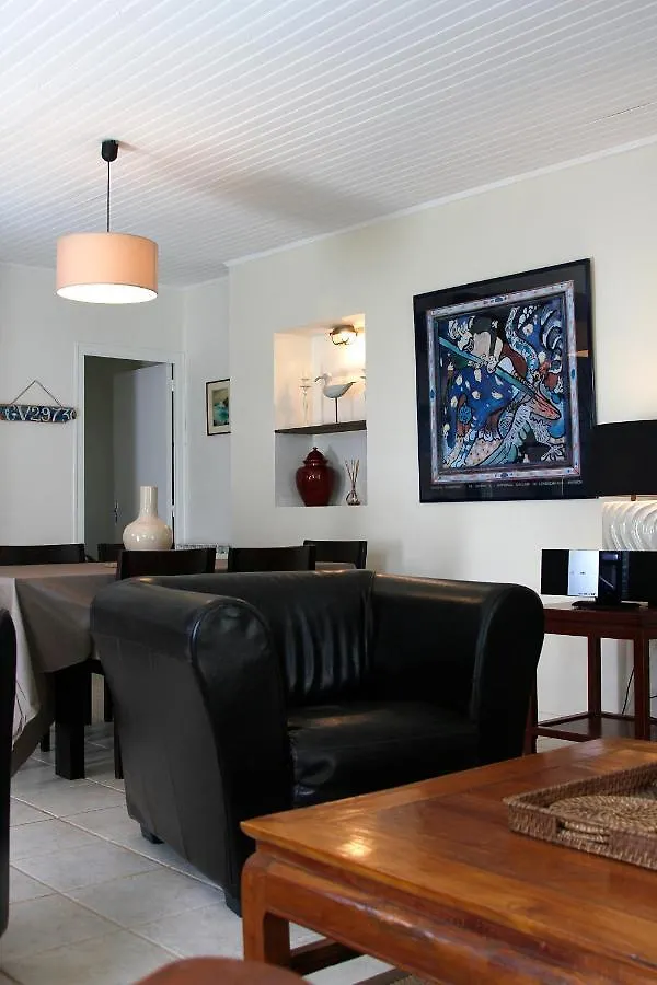 Holiday home Adorable Penty En Pierres En Bord De Mer Treogat